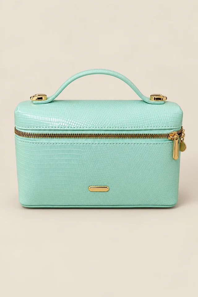 Mint box handle bag.